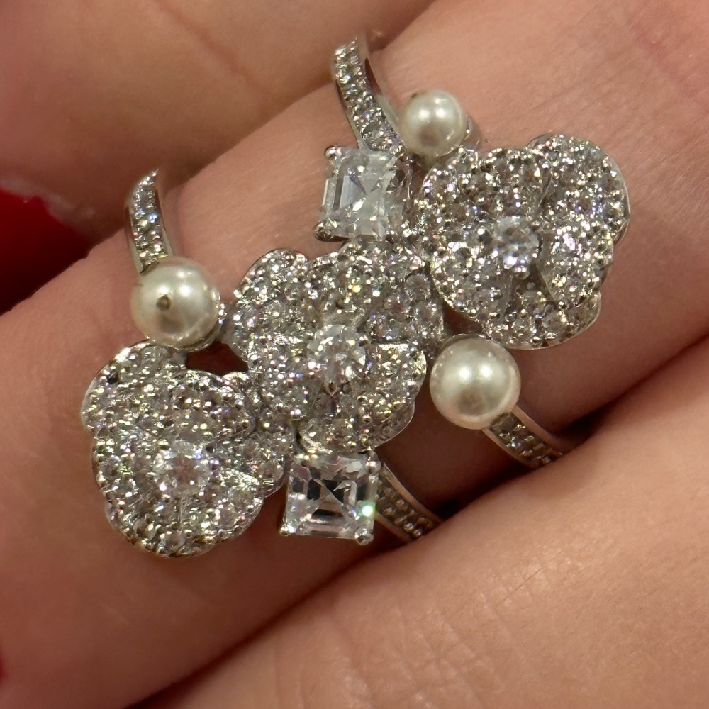 Henri Bendel Strass Flower Ring